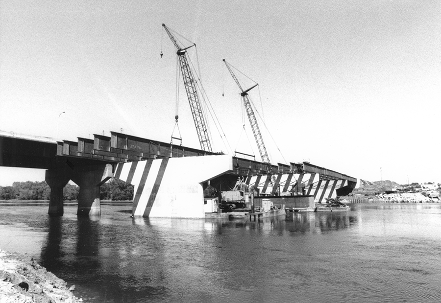 I-694 over Mississippi River, Photo taken by Peter Winters on July 27, 1989